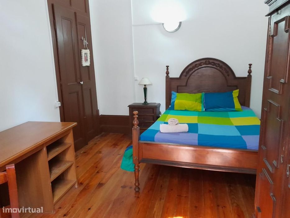 Quarto - localizado em Baixa de Santa Clara Coimbra