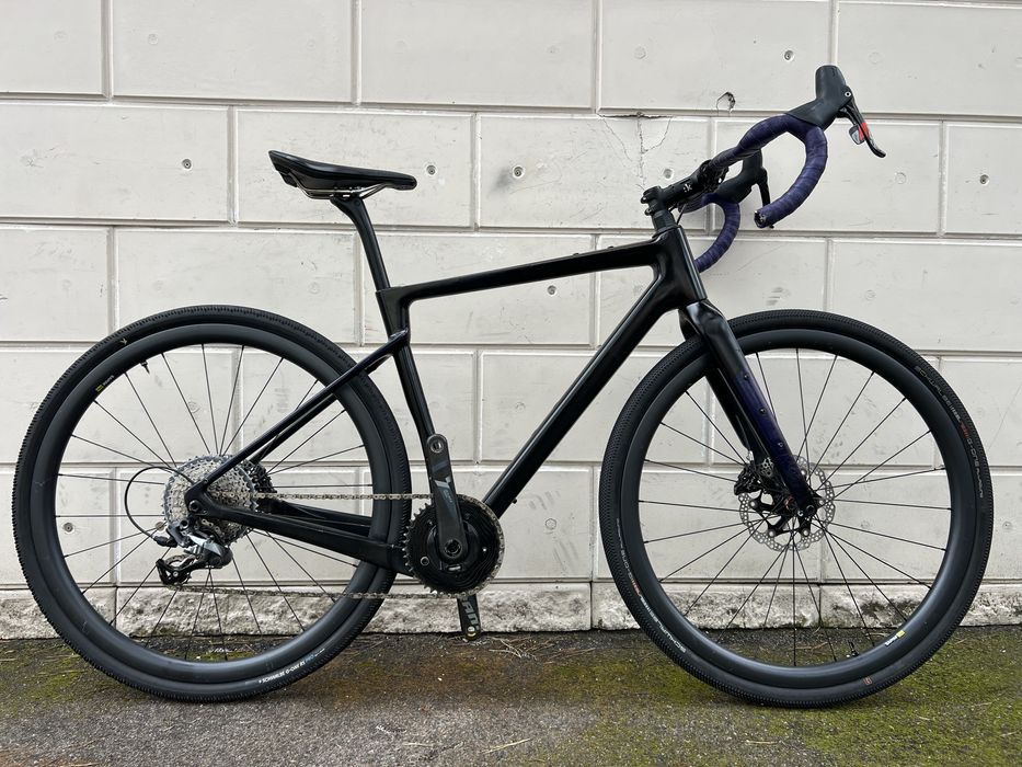 Велосипед Bombtrack Hook Carbon / SRAM Force 1×12 / gravel / карбон