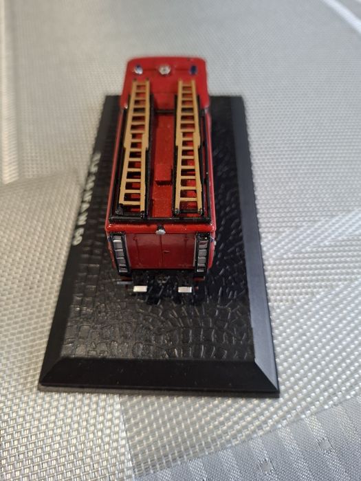 Model samochodu skala 1:72