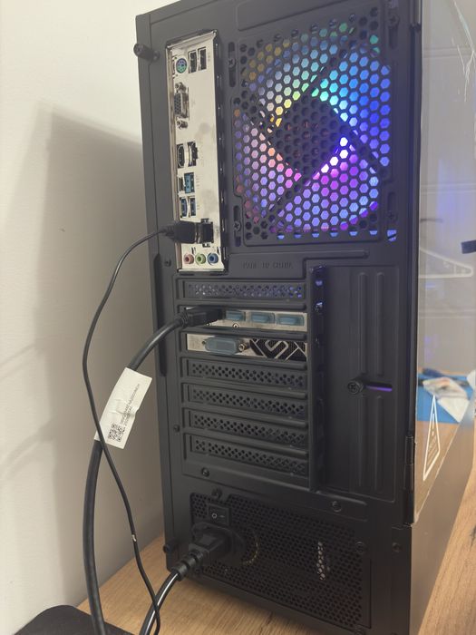 Komputer Gamingowy Ryzen 5 1600\RX580 Nitro+ 8GB\SSD512GB\8GB 3200Mhz