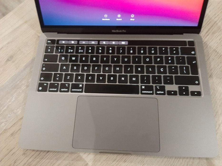 MacBook Pro 13" 2020 – 16 GB / 512 GB64354203206147121