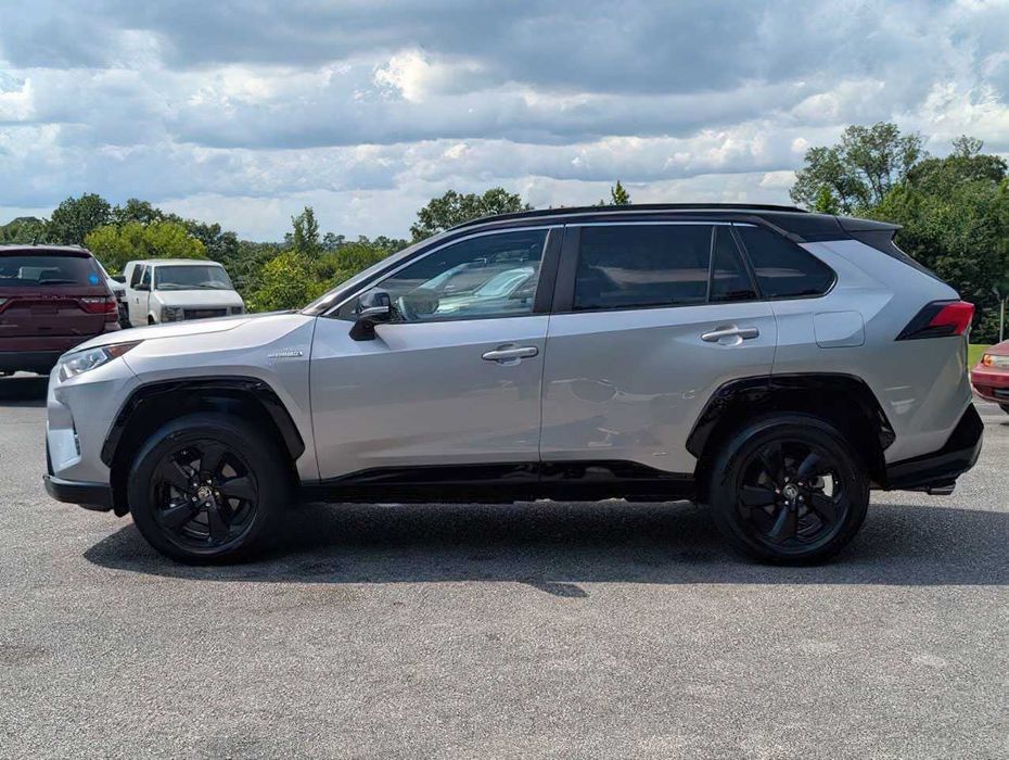 Toyota RAV4 XSE      2021