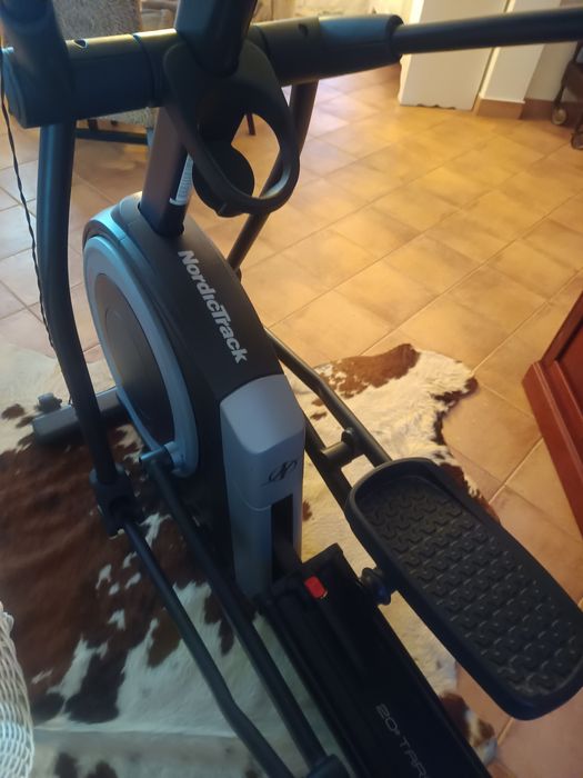 Elíptica Nordictrack C5.5 - como nova
Cardio/
Bicicletas elípt