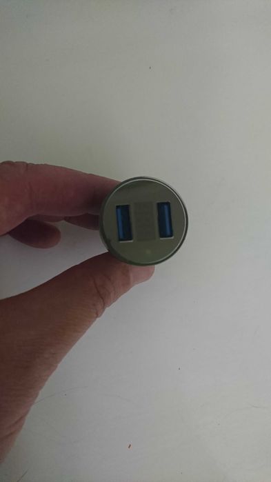 Зарядка в авто для телефону  Вольтметр12-24