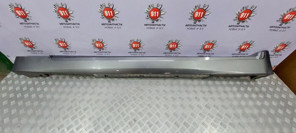 Накладка порога ліва на Infiniti Q50