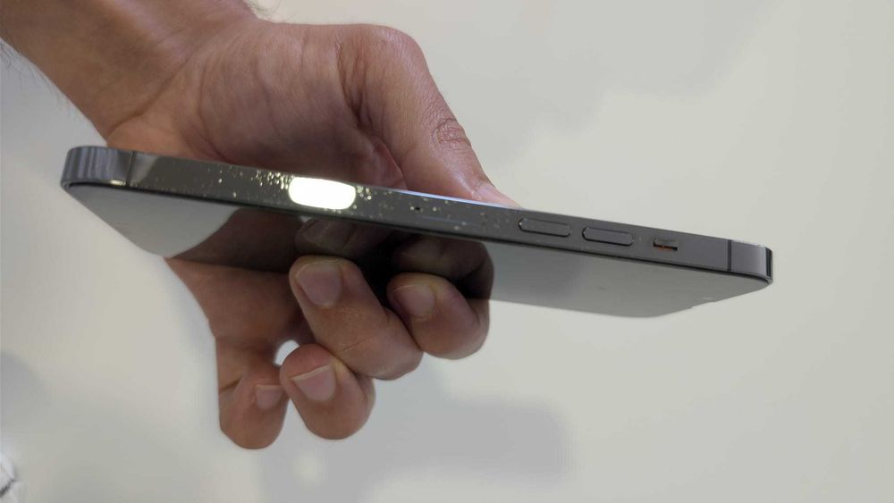 iPhone 13 Pro Max 128GB - funcional mas c/ Vidro Traseiro Partido