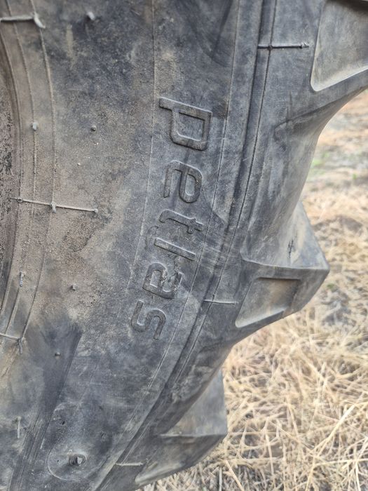 Opona 14.9-24  14.9r24