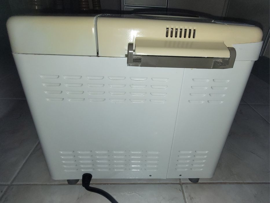 Хлібопіч LG HB-152CE