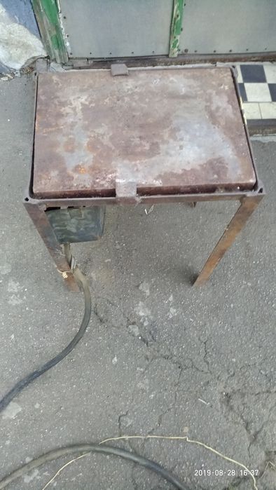 Строительная электроплита для обогрева помещений и подогрева пищи