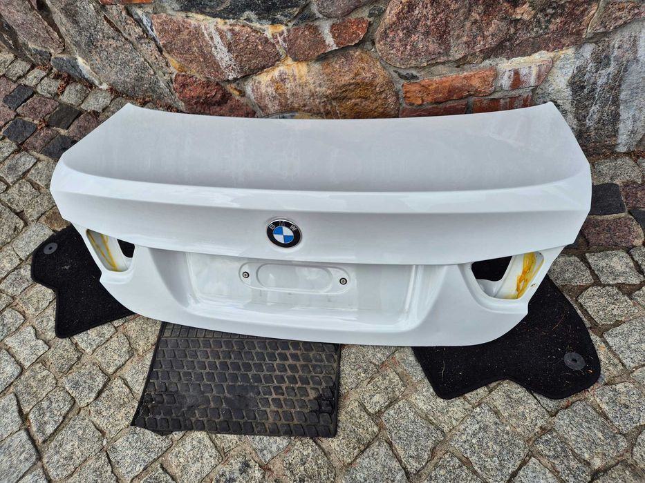 bmw e90 lci sedan klapa tylna bagażnika tył biała ALPINWEISS 3
