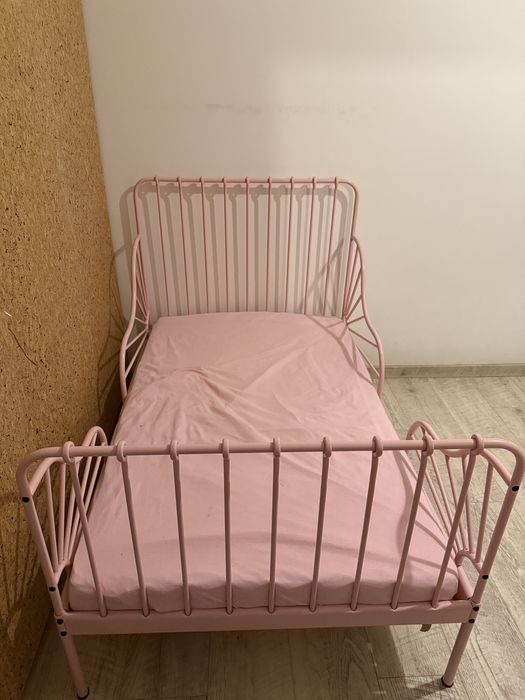 MINNEN  łóżko o regulowanej długości, dno lozka i materac  baldachim