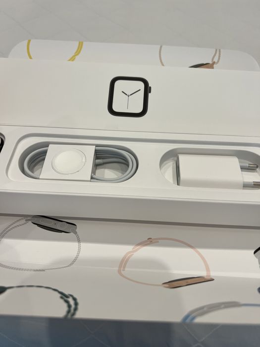 Apple Watch Series 4 LTE / 4G / E-SIM 44mm