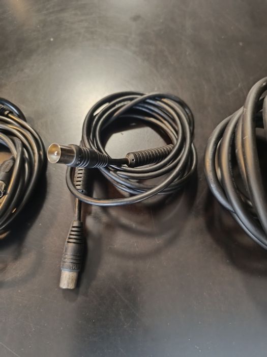 Cabos diversos de TV e som64284337081473122