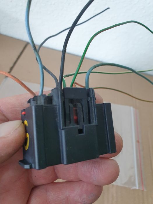 wtyczka lampy prawej volvo v50 s40  8 pin   nr 6