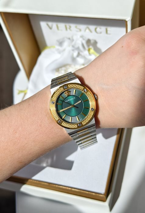 Жіночий годинник Versace VEVН00720