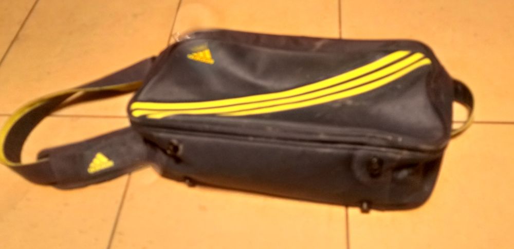 Fr torba Adidas kolor niebieski wymiary 45 na 32 komory
