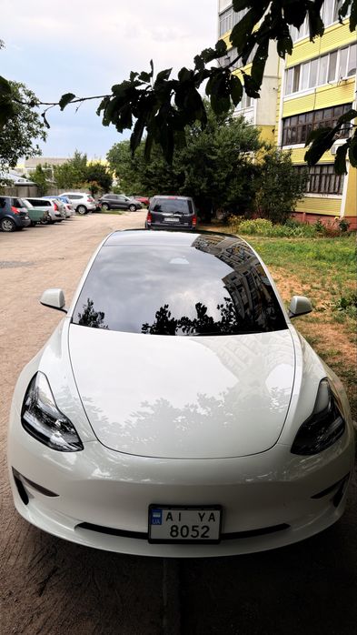 Tesla model 3 performance
