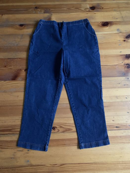 Jeansy spadnie na gumce 42