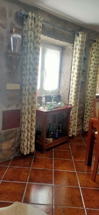 Vende-se Moradia