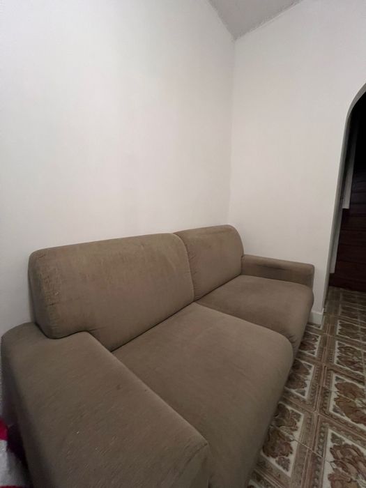 Sofá Bege em Bom Estado