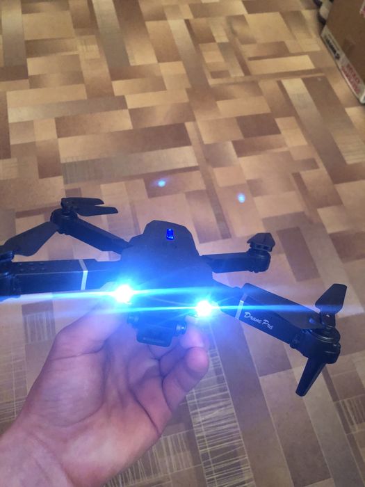 Дрон с камерой E88
