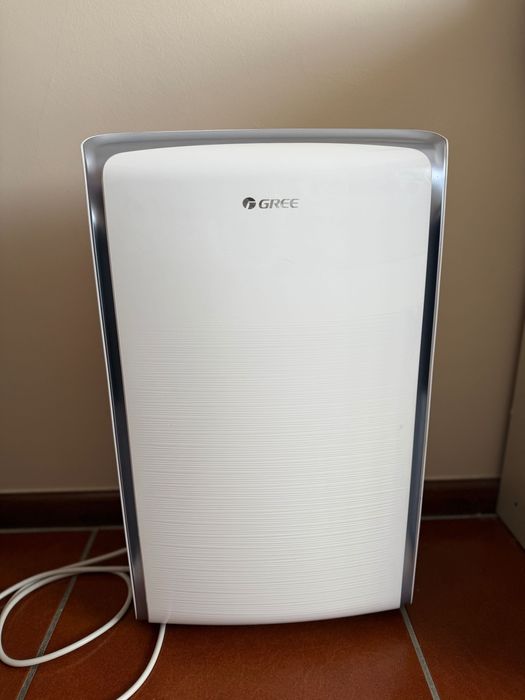 Dehumidifier desumidificador Gree Daisy 20 l com função de secagem