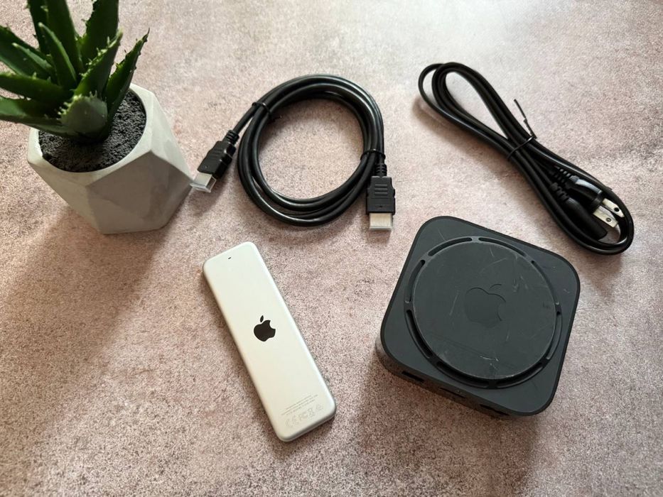 Apple TV 4K 32Gb A1842 Хороший стан