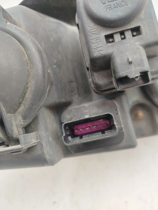 Ótica / farol esquerda PEUGEOT 406 (8B)