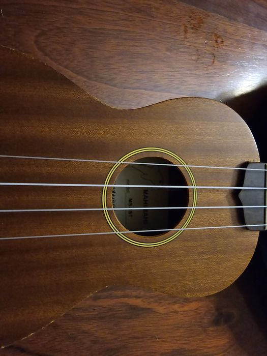 Ukulele Mahihi MS-1ST com estojo