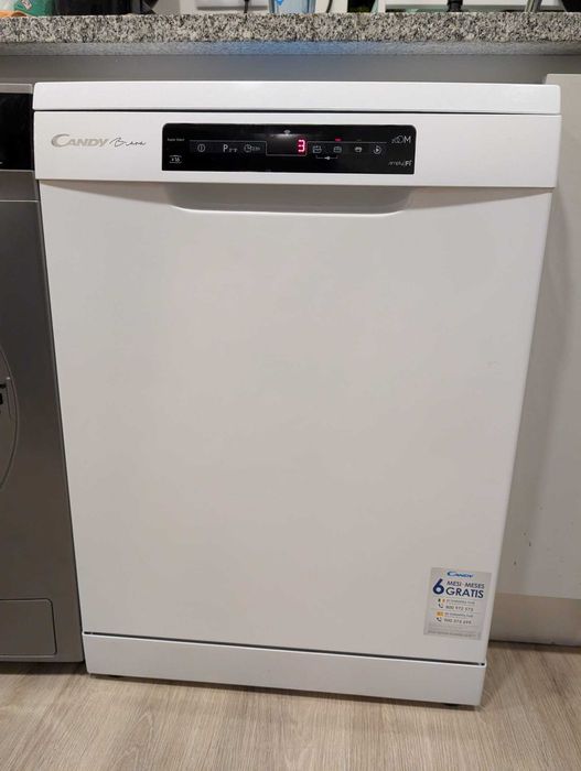 Máquina de Lavar Loiça Candy Brava – Excelente Estado