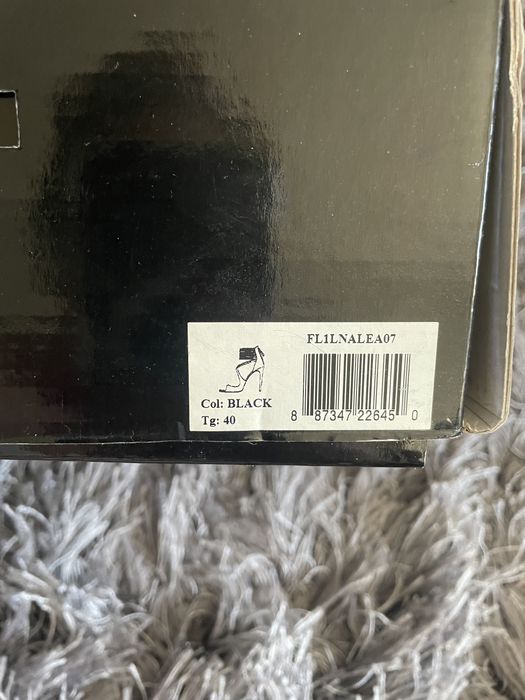 Szpilki Guess by Marciano