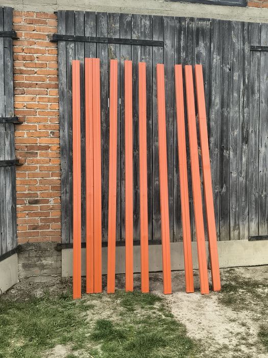 Słupy stalowe wiaty