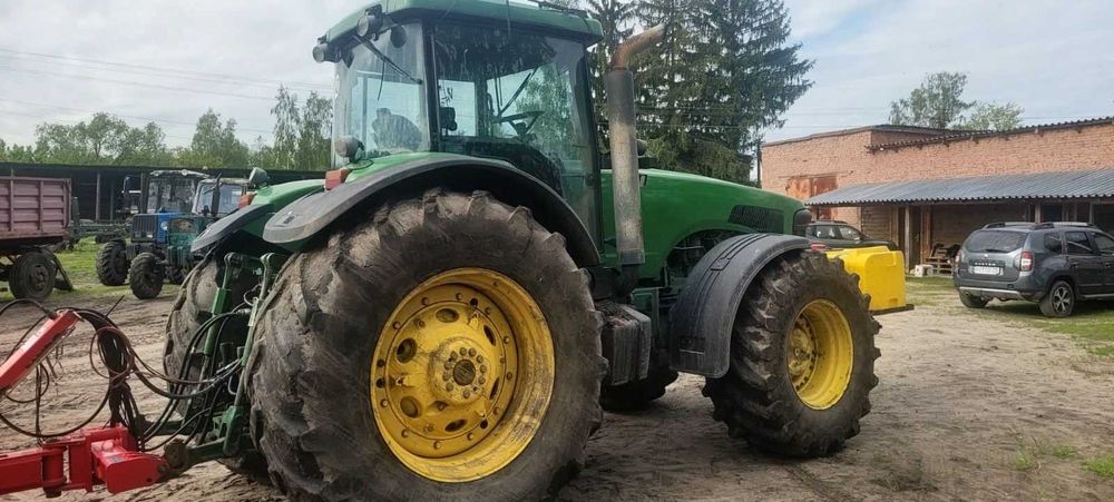 Трактор  John Deere 8520