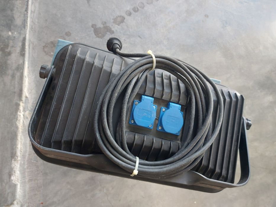 Portable Projector Fixture435477219419760642