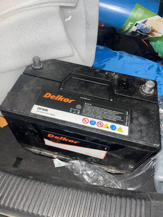 Прдам бу акумулятор delkor df90r