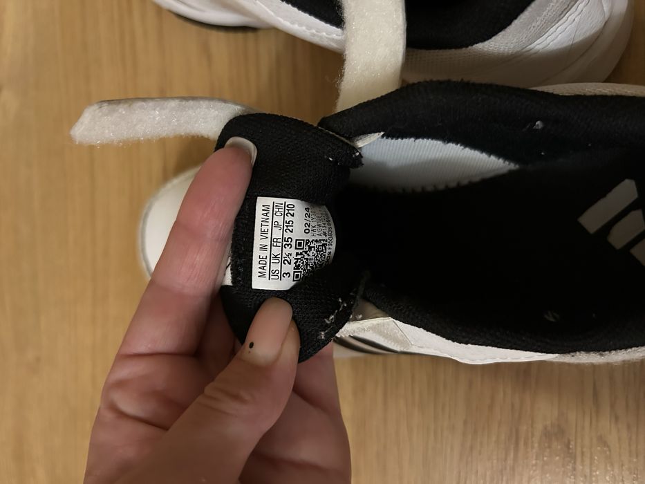Кросівки adidas 35 р