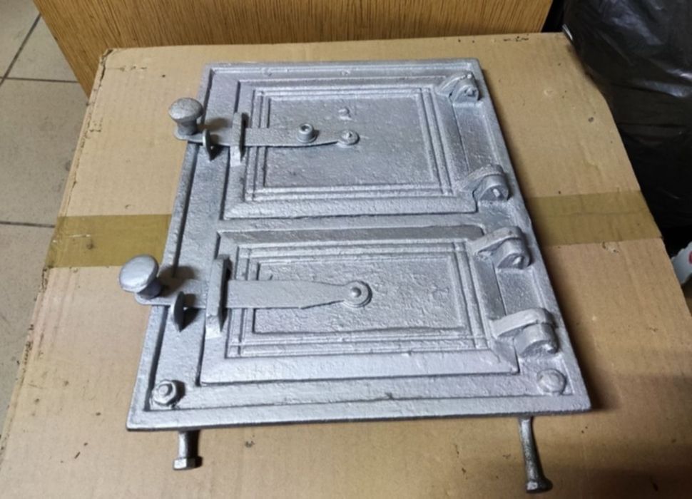 Drzwiczki żeliwne 35 x 26