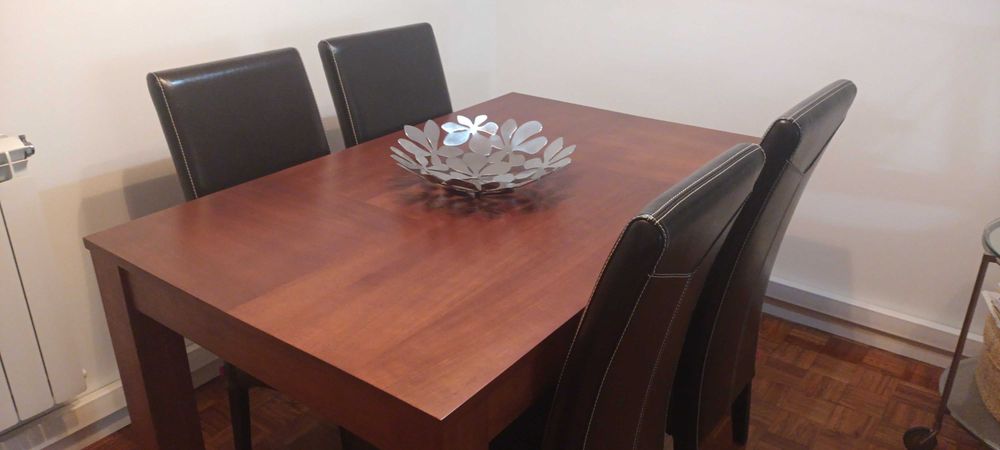 Mesa sala de jantar extensível com 4 cadeiras