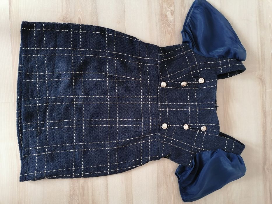 Elegancka sukienka granatowa z bufkami