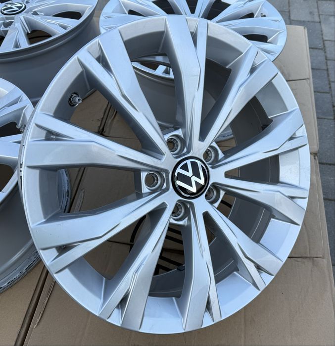 Oryginał Felgi Volkswagen 17" 5x112 Tiguan Passat T-roc Arteon czujnik
