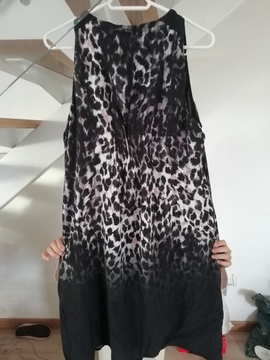 Vestido tigresa, tam. M. Portes incluídos.