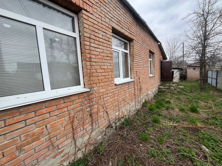 Частина будинку Тараща