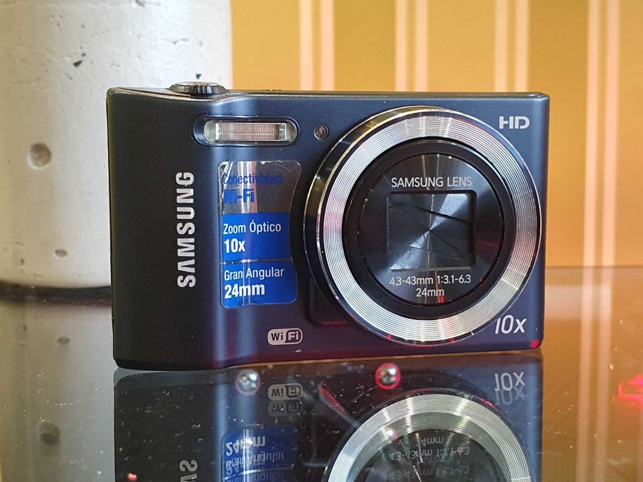 Цифровий фотоапарат Samsung WB30F з 16,2-мегапікселями , Wi-Fi