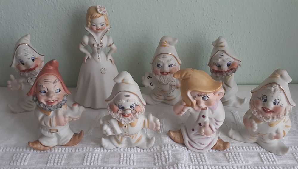 Boneca Branca de Neve.  Porcelana bisquit