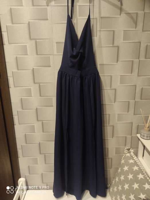 Granatowa sukienka