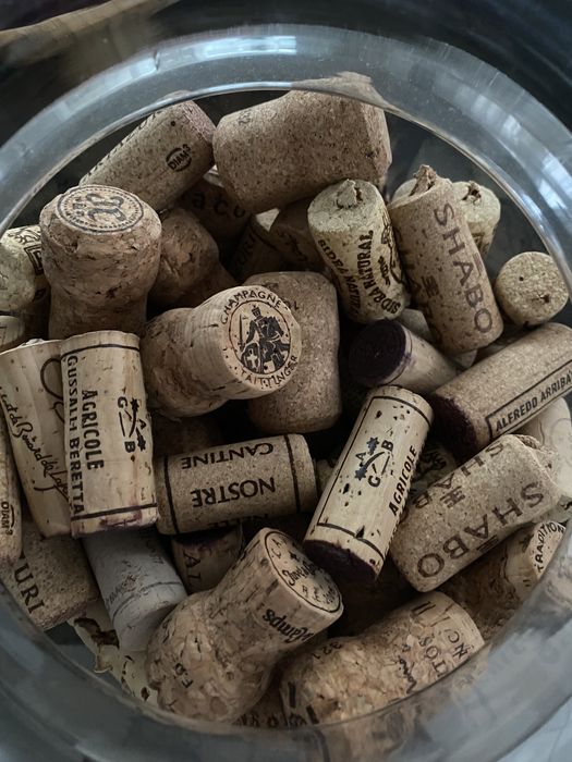 Коркові пробки з під вина