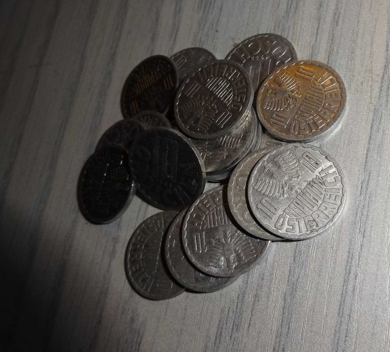 Монети Австрії у кількості 66 штук.