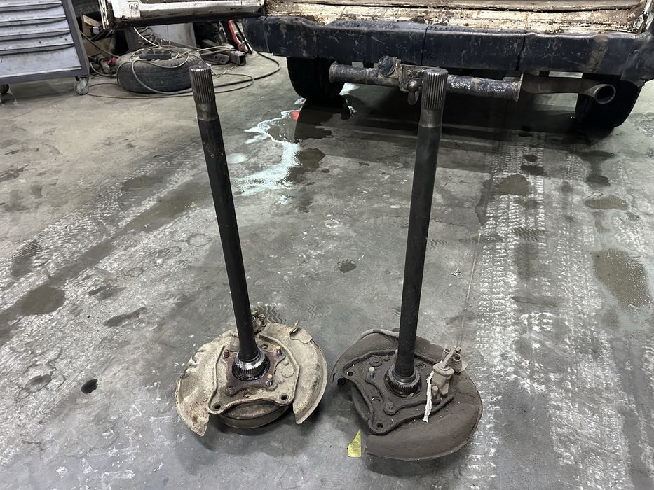 Напіввісі Toyota Land Cruiser 90