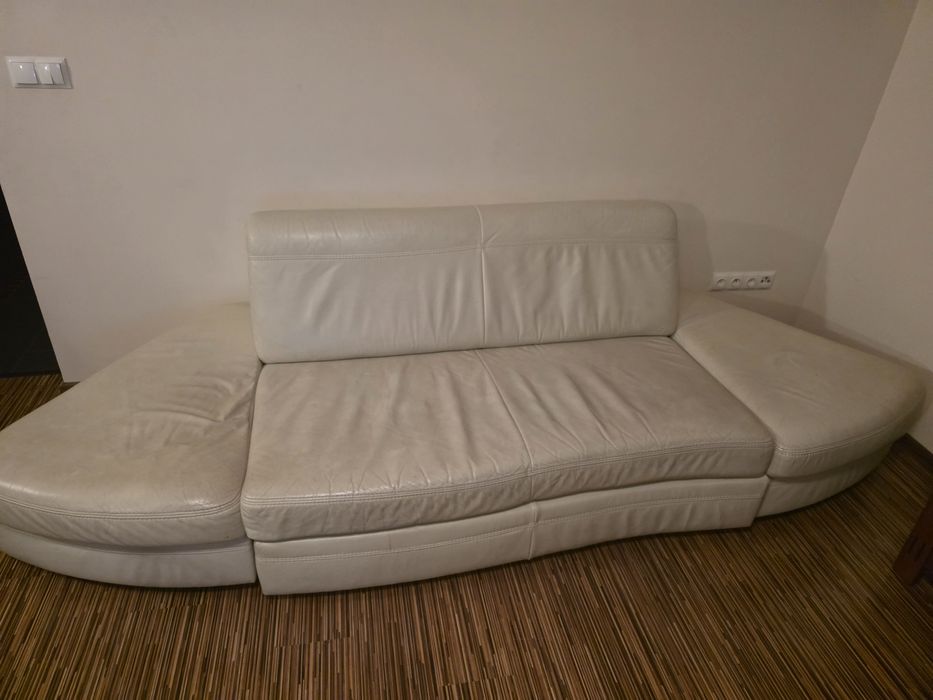 Sofa kremowa skóra naturalna z możliwością spania