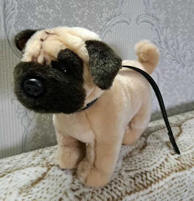 Мопс від Keel Toys.